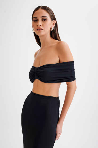 Amber Dar Kesim Crop Top