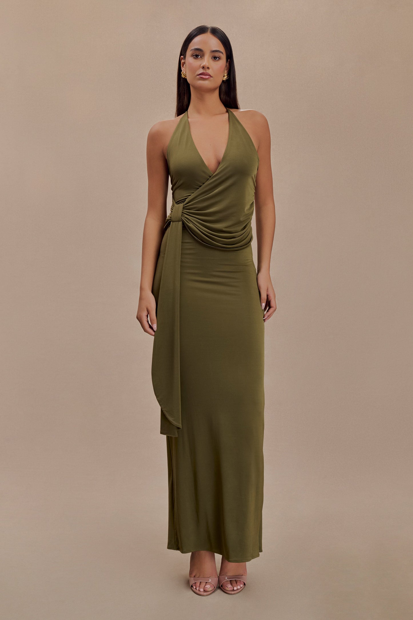 TYLA Drapeli Slinky Halter Maxi Elbise