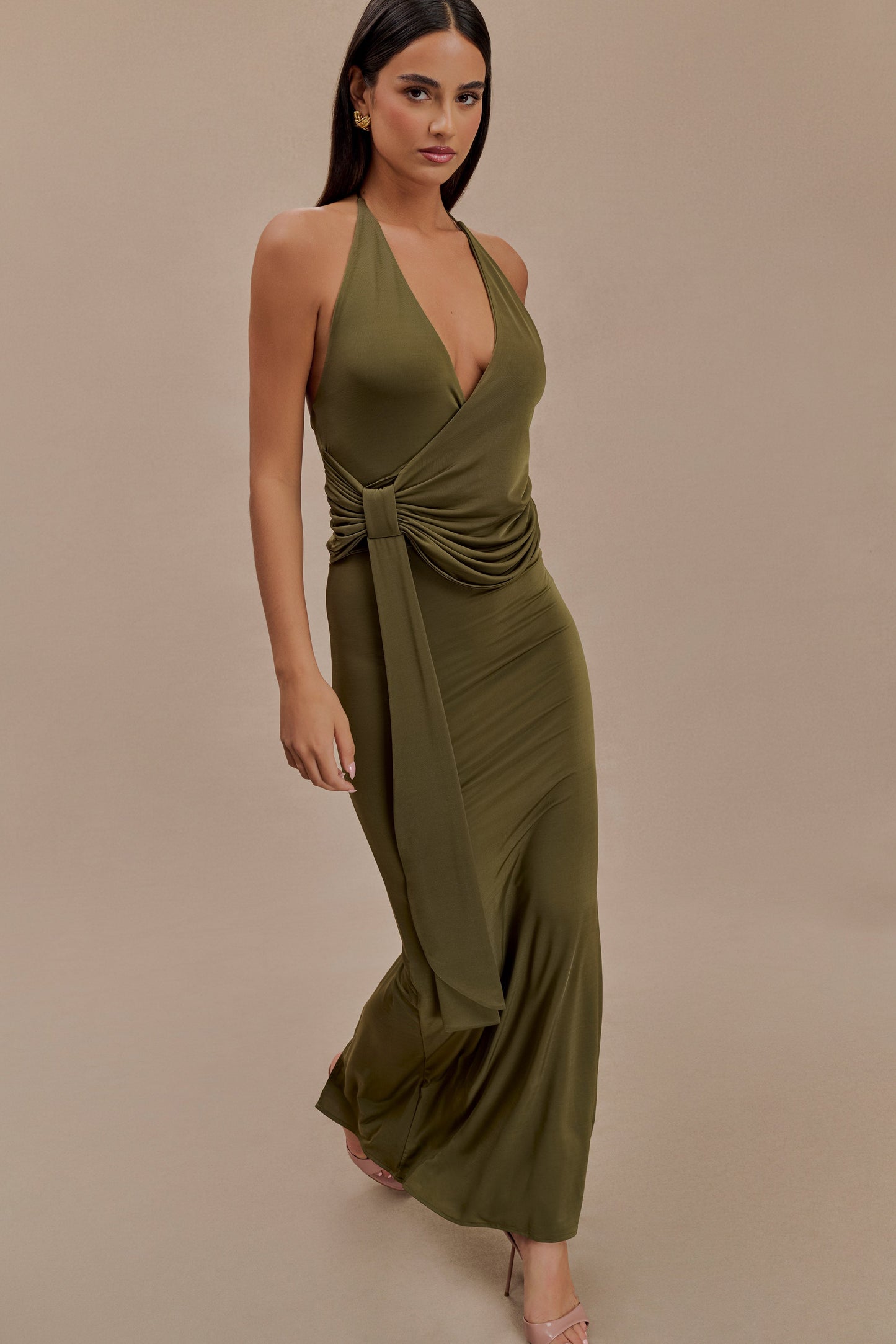 TYLA Drapeli Slinky Halter Maxi Elbise