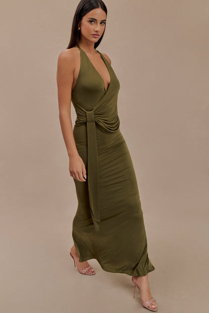 TYLA Drapeli Slinky Halter Maxi Elbise